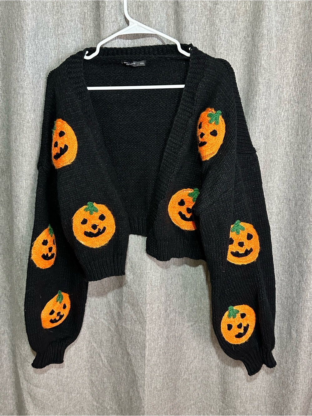SHEIN Black Cropped Cardigan with Orange Pumpkin Motifs